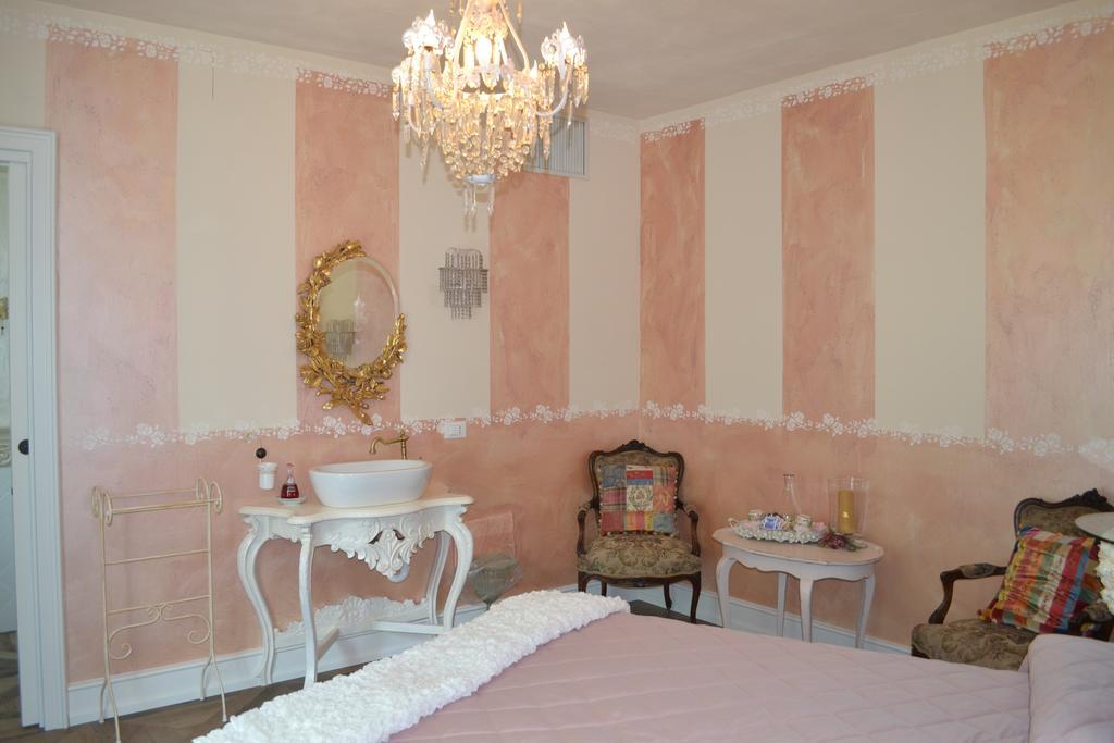 La Maison Delle Favole Desenzano del Garda Zimmer foto